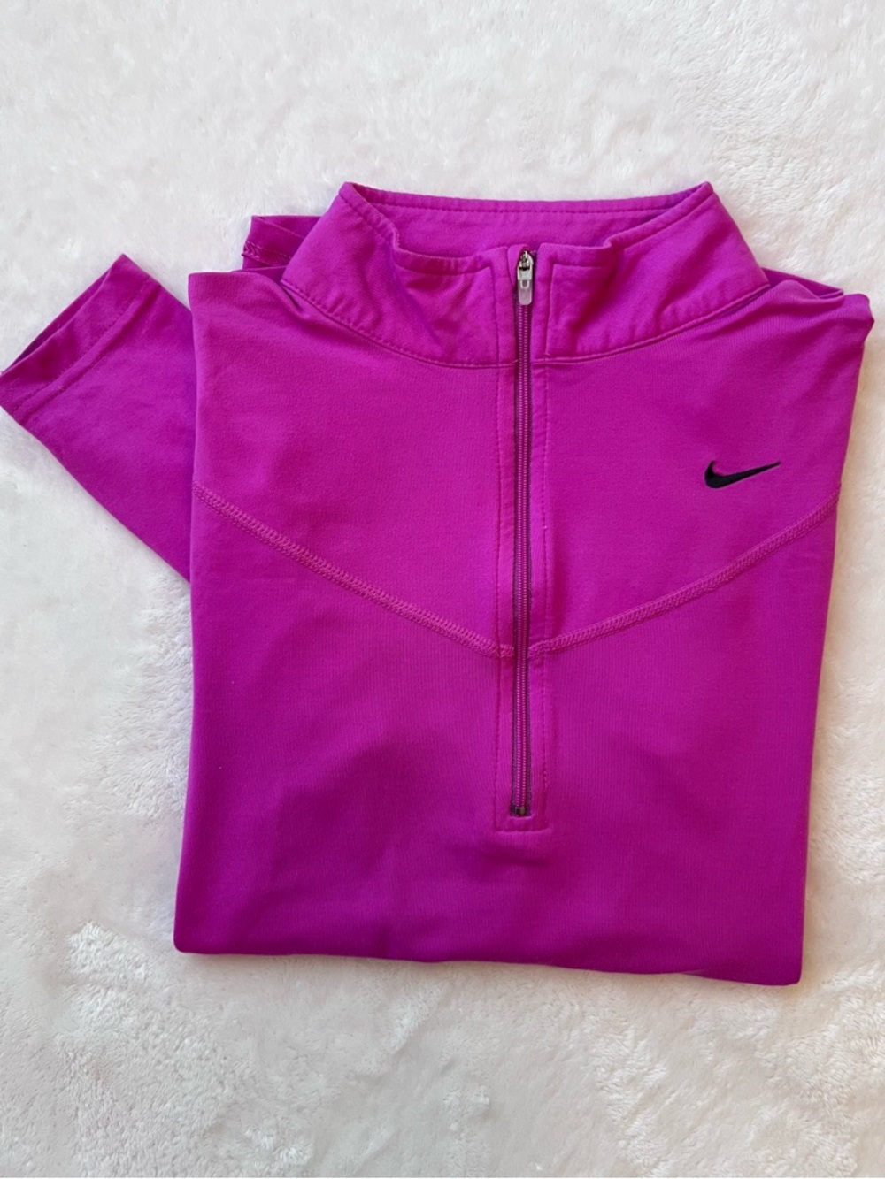 Nike Dry-Fit Women’s Fushia Long Sleeve Quarter  Zip Pullover Size Sm